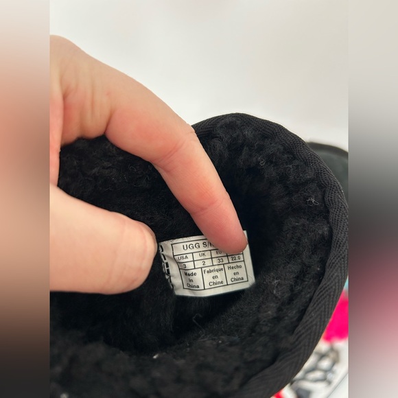 UGG Girls Black Short Ugg Size 3 - Picture 7 of 7